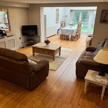 Large 2-Bed House Derbyshire Off Chatsworth Rd เชสเตอร์ฟิลด์ ภายนอก รูปภาพ