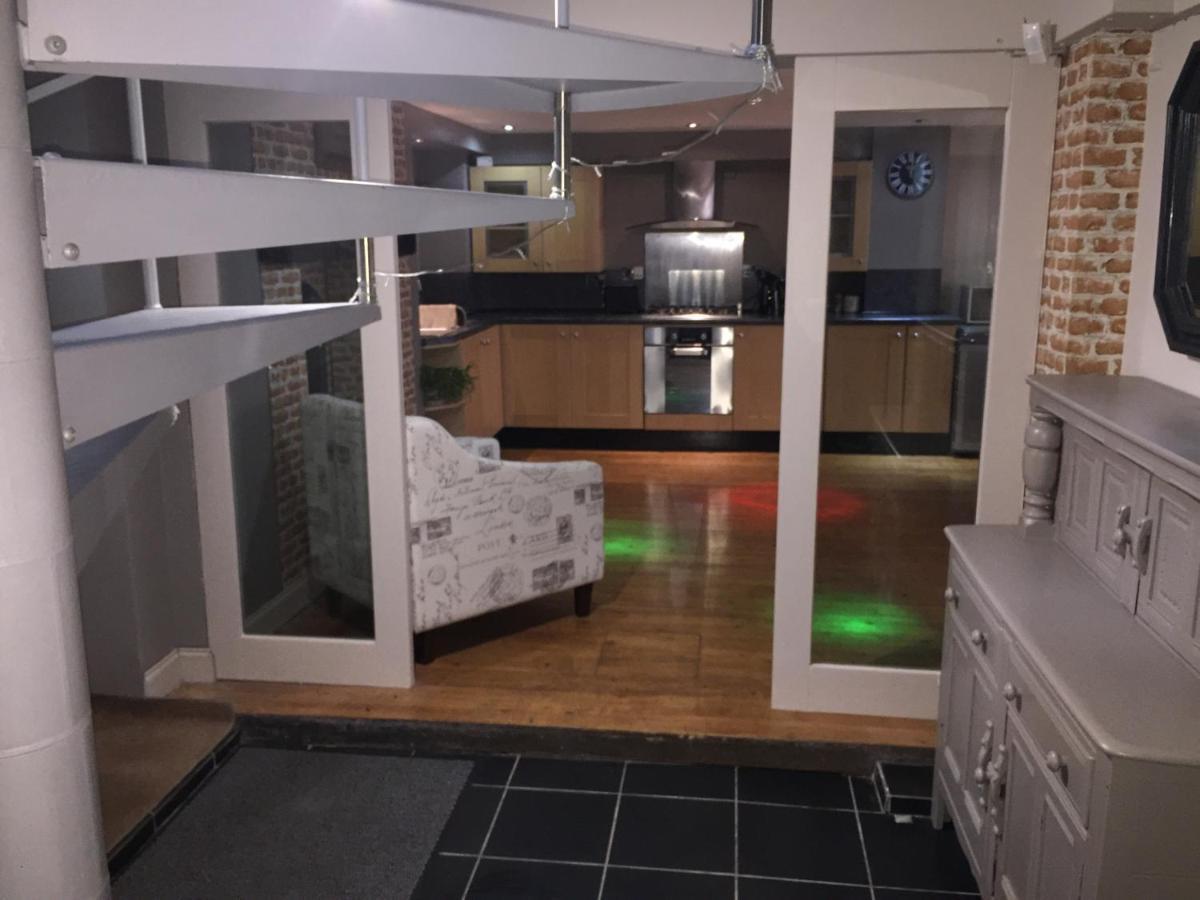 Large 2-Bed House Derbyshire Off Chatsworth Rd เชสเตอร์ฟิลด์ ภายนอก รูปภาพ