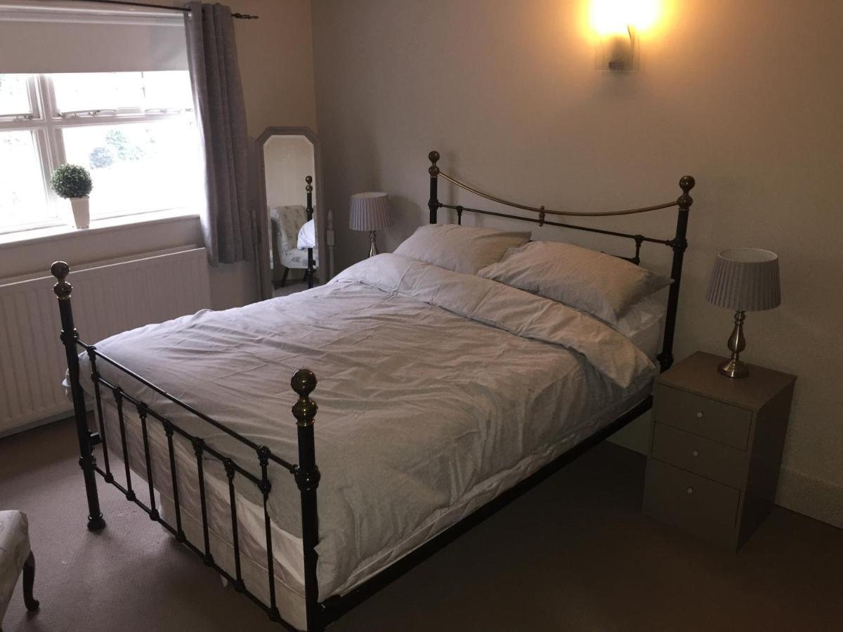 Large 2-Bed House Derbyshire Off Chatsworth Rd เชสเตอร์ฟิลด์ ภายนอก รูปภาพ
